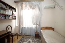 Վաճառվում է 5 սենյականոց բնակարան Երևան, Արաբկիր, Կիևյան